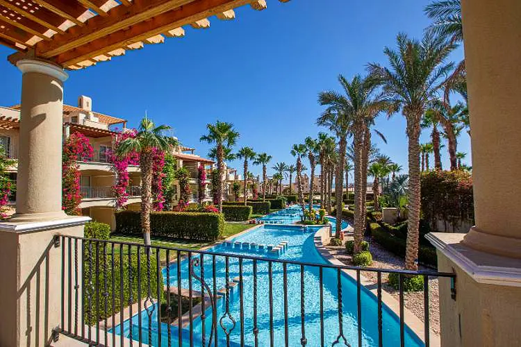Invest in Veranda Sahl Hasheesh: Exclusive 1-BR Penthouse with Private Roof Terrace