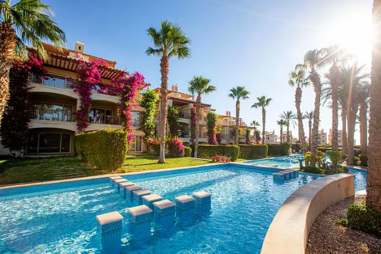 Invest in Veranda Sahl Hasheesh: Exclusive 1-BR Penthouse with Private Roof Terrace