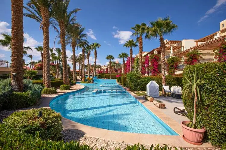 Apartment With A Private Pool and private garden In Veranda Sahl Hasheesh